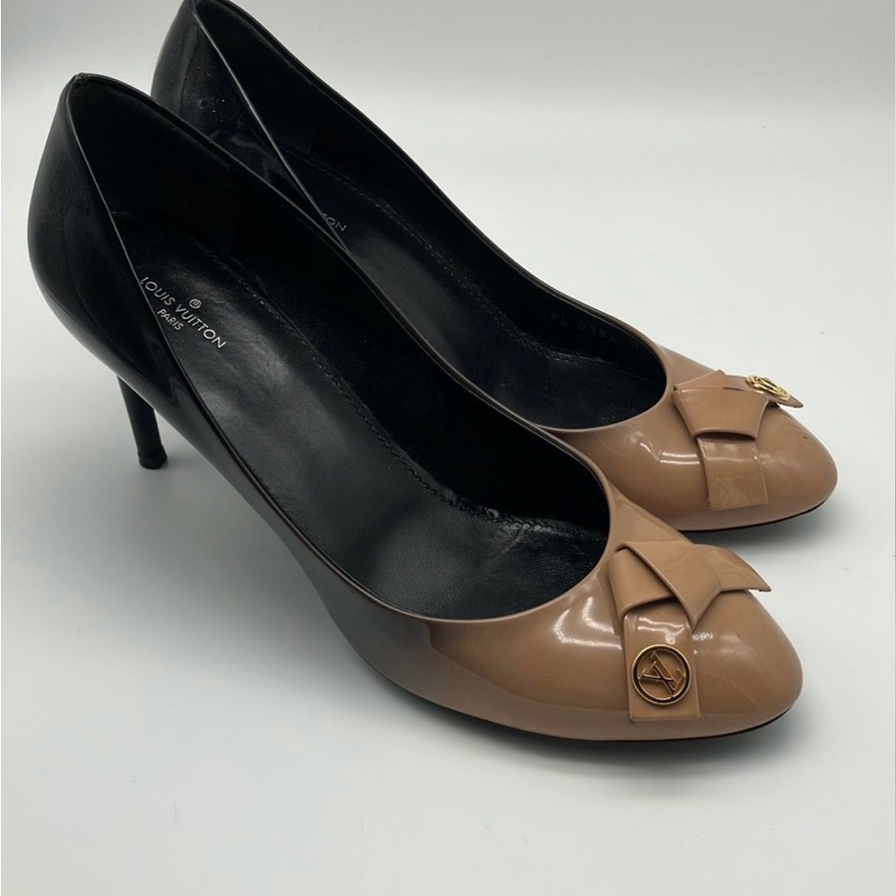 Louis Vuitton Patent Leather Fiancée Pumps With Box
